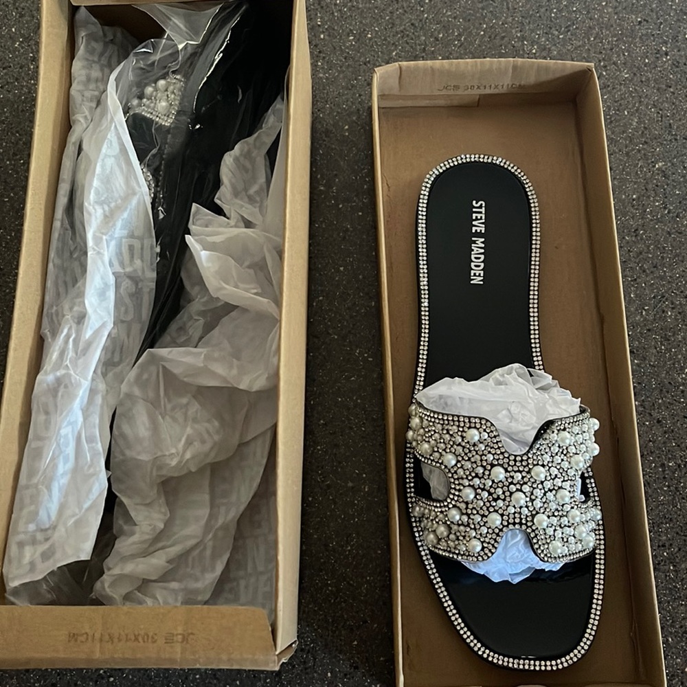 Steve Madden Journey Sandals